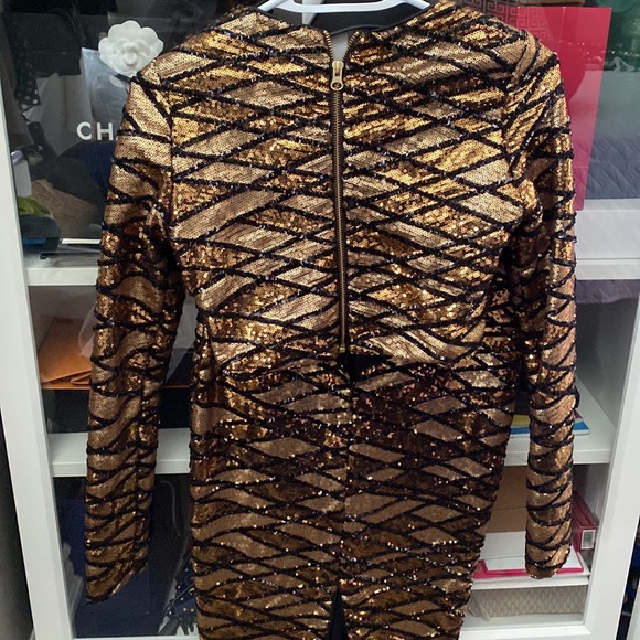 Marciano two-piece sequin set. Stunning set only worn once. Size XS - Picture 5 of 7